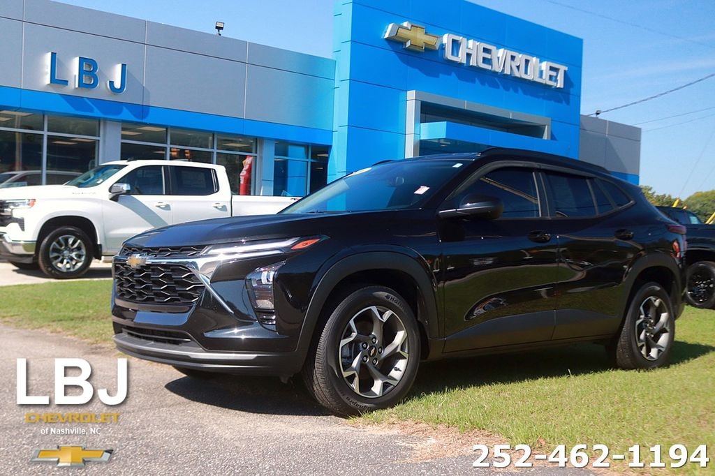 Used 2024 Chevrolet Trax LT SUV