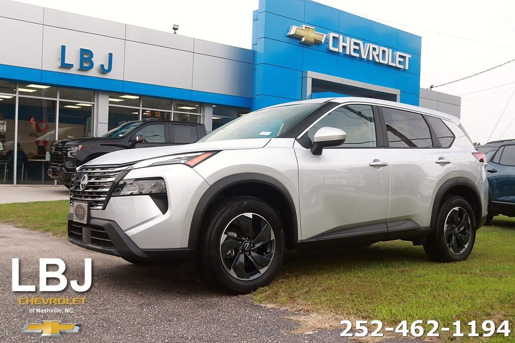 Used 2025 Nissan Rogue SV SUV
