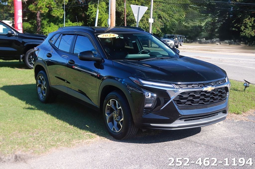 Used 2024 Chevrolet Trax LT SUV