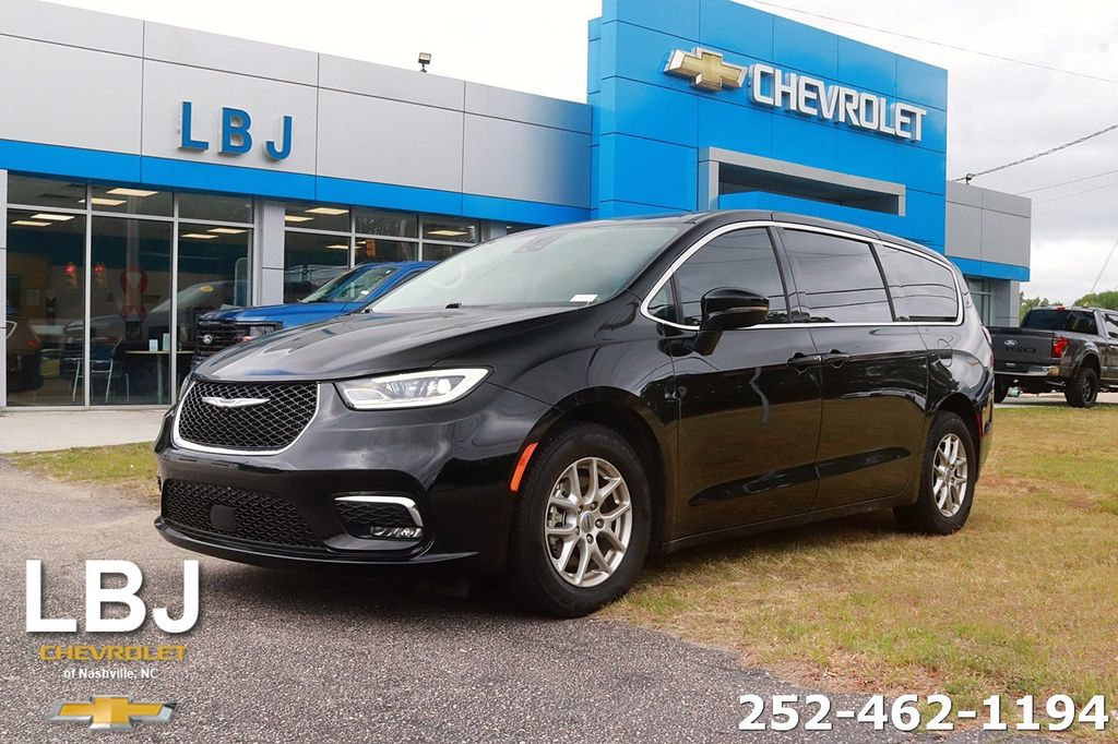 2024 Chrysler Pacifica Touring L