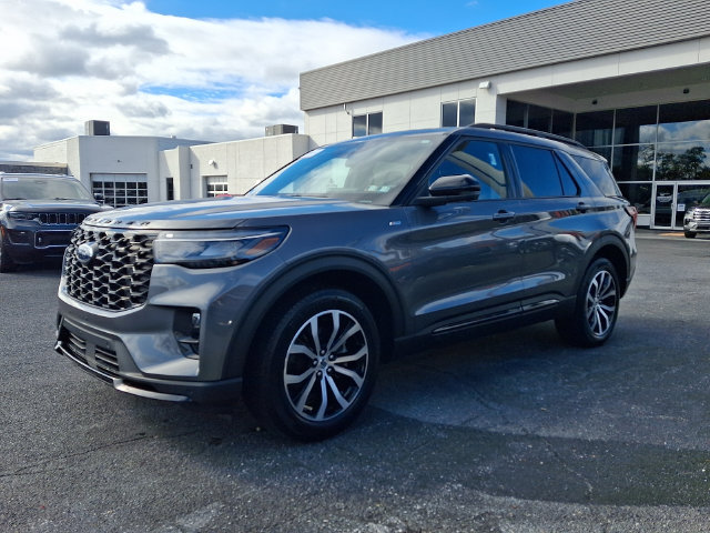 Certified 2025 Ford Explorer ST-Line SUV
