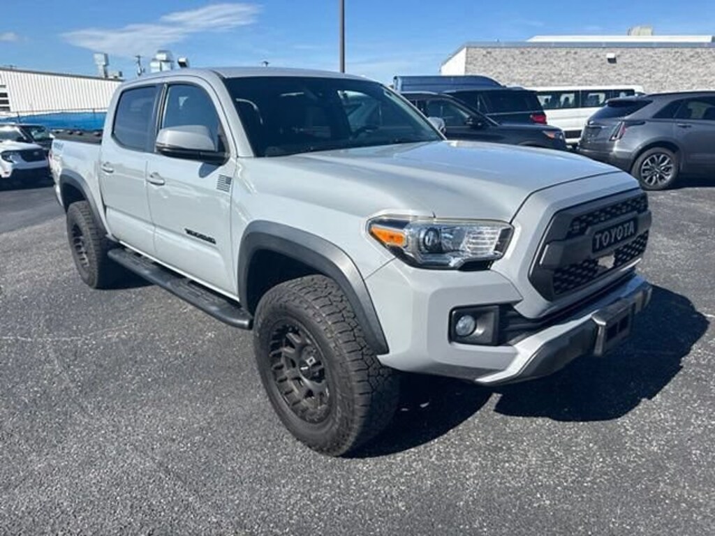 Certified 2019 Toyota Tacoma TRD OFF Road CREW CAB SHORT BED TRUCK