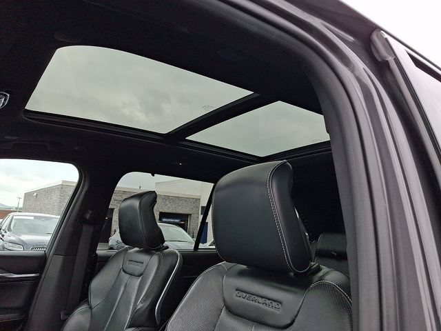 2022 Jeep Grand Cherokee Overland - Photo 16