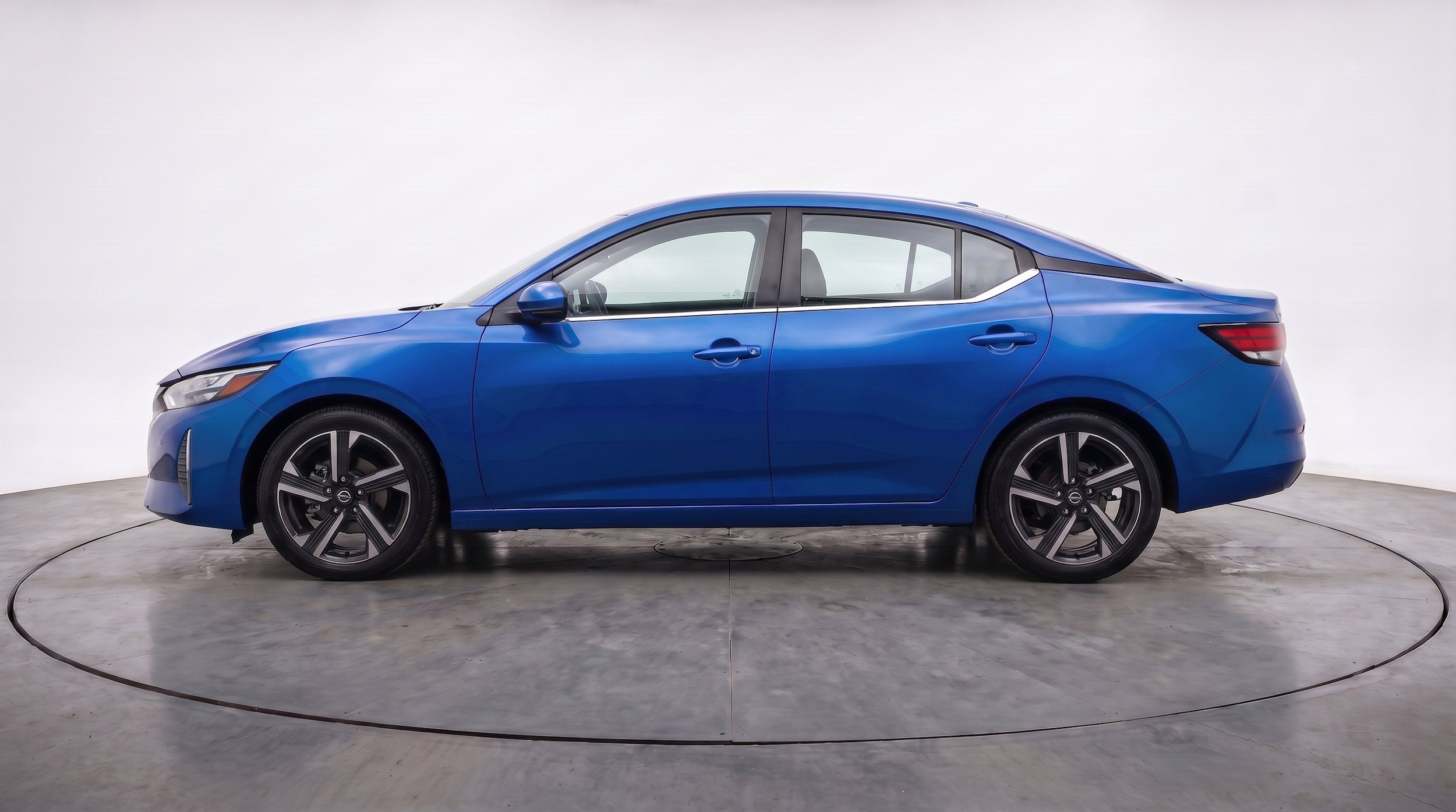Thumbnail: 2025 Nissan Sentra - 5