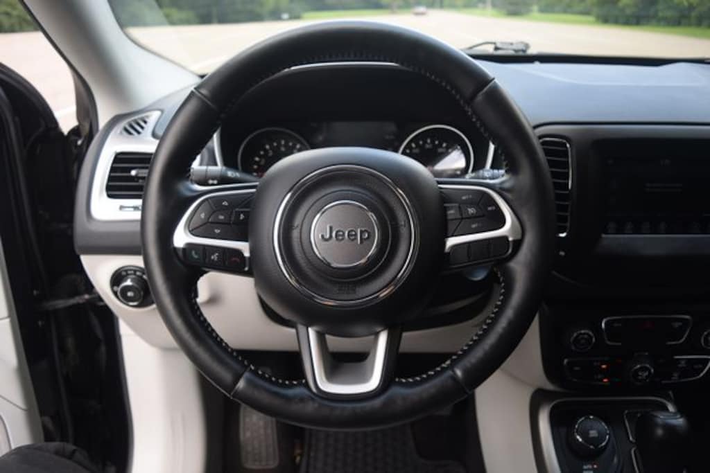 Used 2018 Jeep Compass Latitude SUV