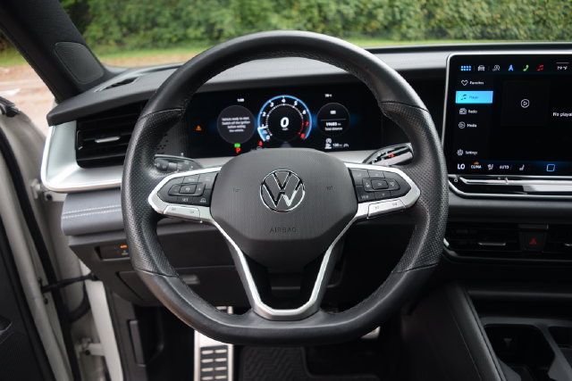 Used 2025 Volkswagen Tiguan 2.0T SE R-Line Black SUV