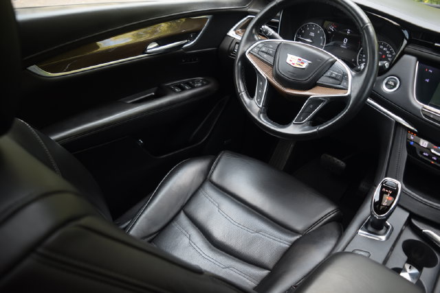 Used 2019 Cadillac XT5 Platinum with VIN 1GYKNGRS9KZ166341 for sale in Lebanon, OH