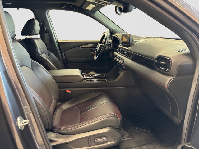2025 Honda Pilot Black Edition - Photo 16