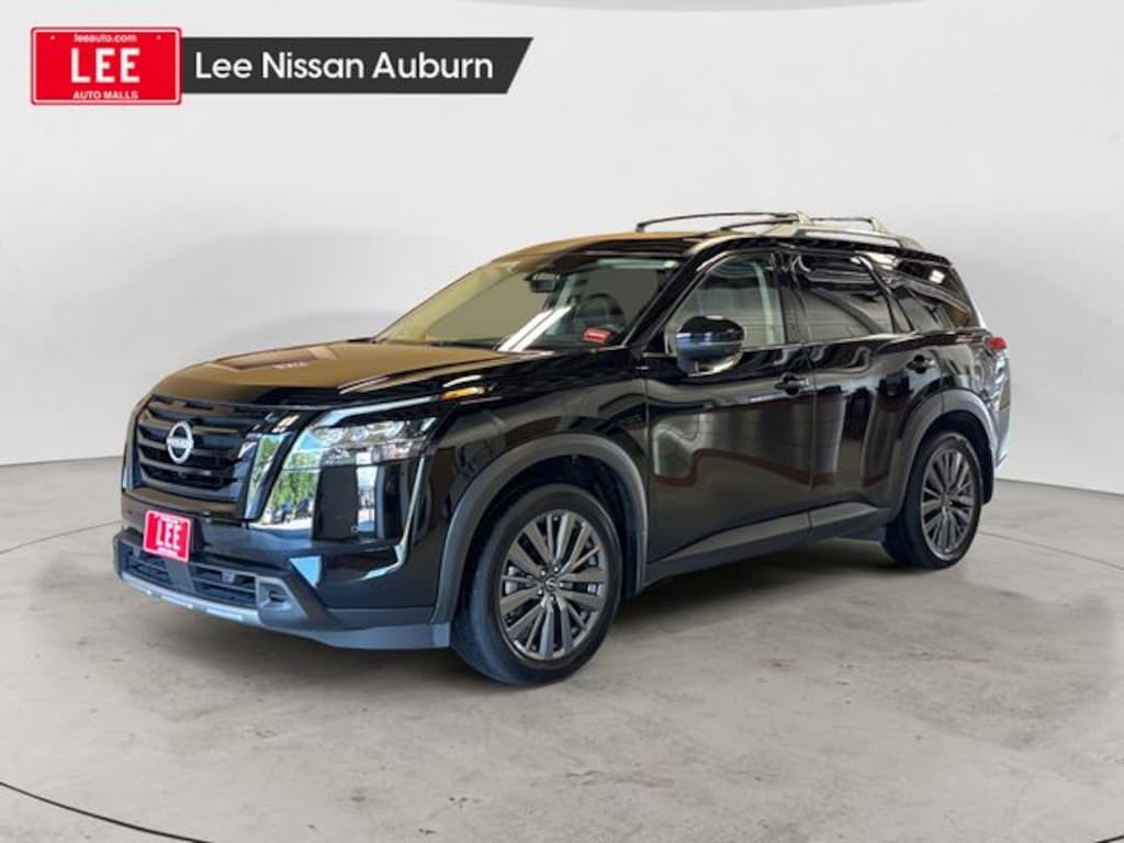 Used 2024 Nissan Pathfinder SL SUV