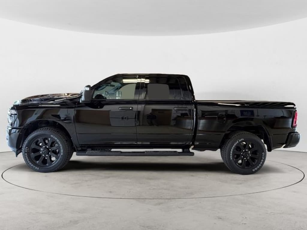 New 2026 Ram 2500 BLACK EXPRESS CREW CAB 4X2 6'4 BOX Pickup
