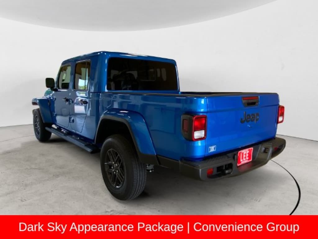 New 2025 Jeep Gladiator SPORT S 4X4 Pickup