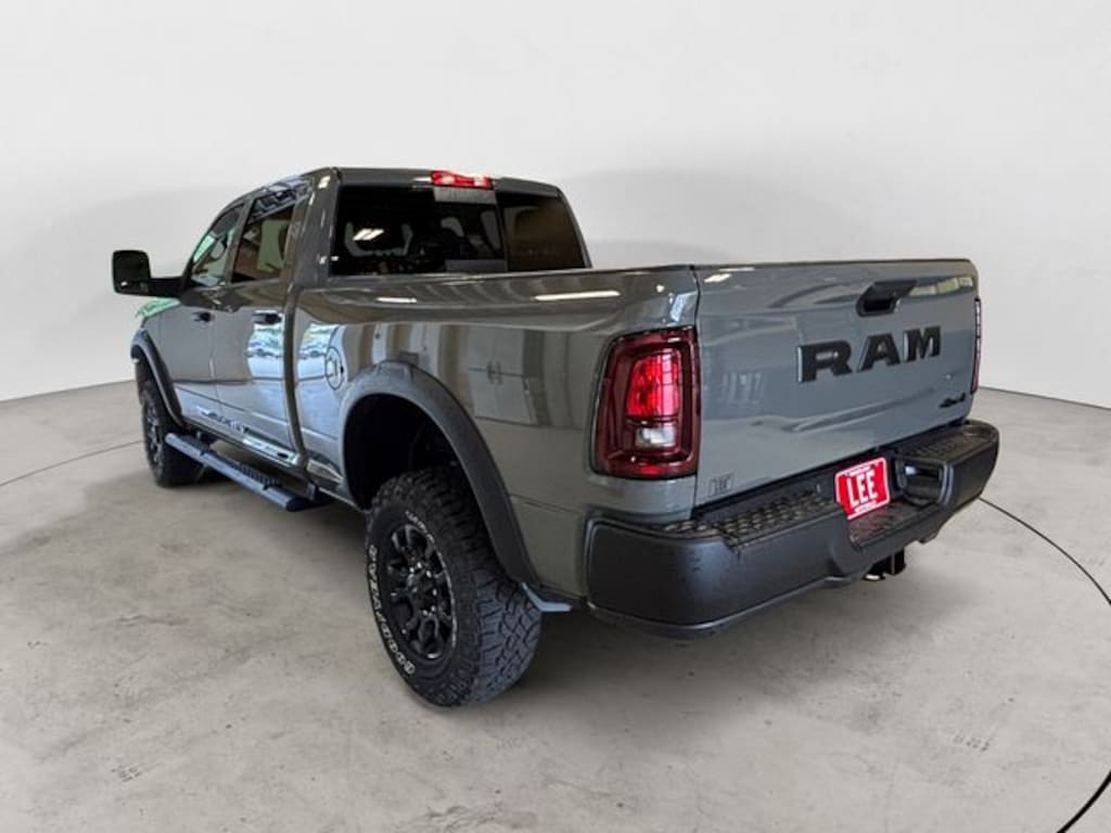 New 2026 Ram 2500 TRADESMAN CREW CAB 4X4 6'4 BOX Pickup