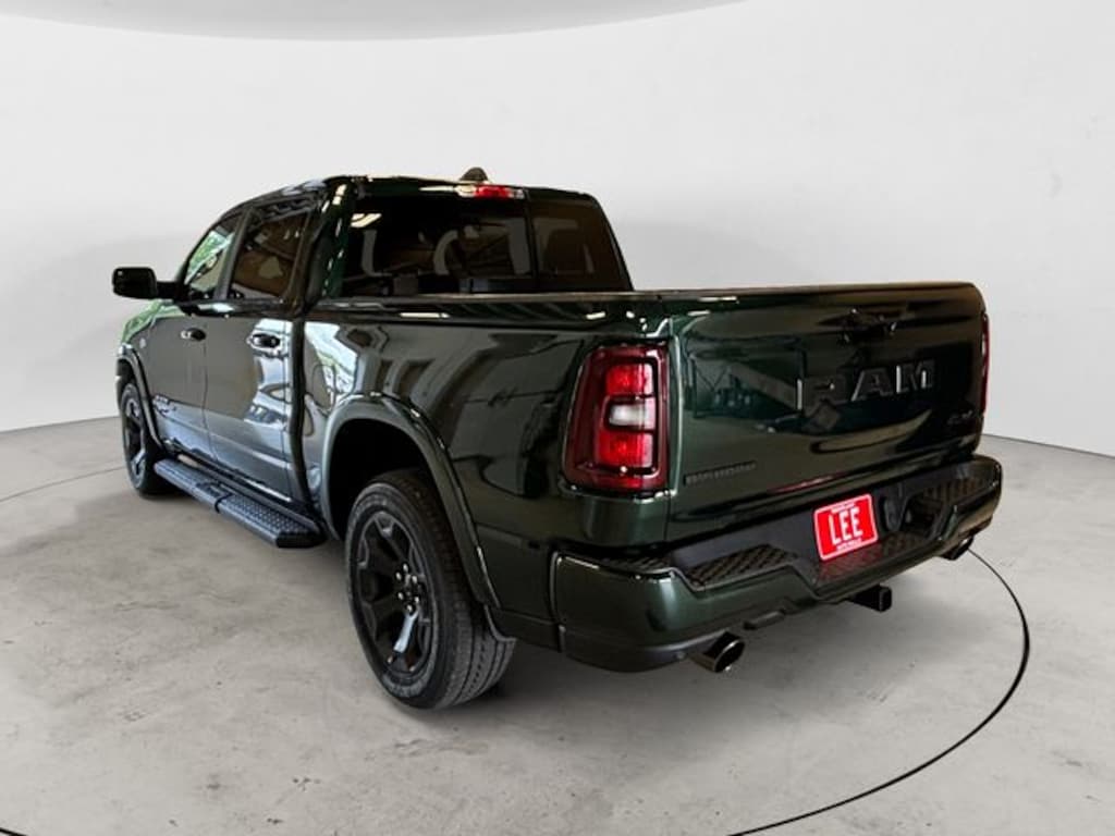 New 2026 Ram 1500 BIG HORN CREW CAB 4X4 5'7 BOX Pickup