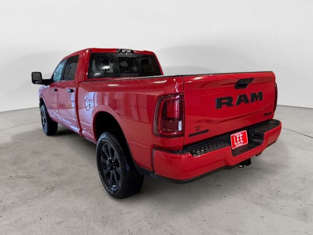 New 2026 Ram 2500 BIG HORN CREW CAB 4X4 6'4 BOX Pickup