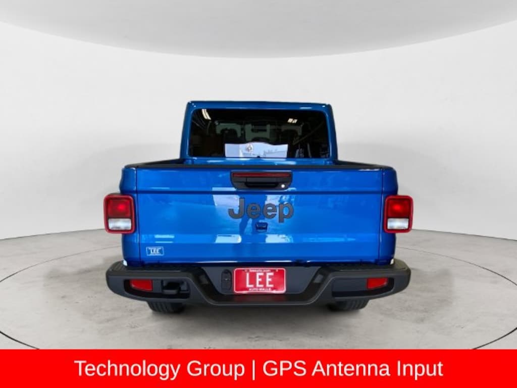 New 2025 Jeep Gladiator SPORT S 4X4 Pickup
