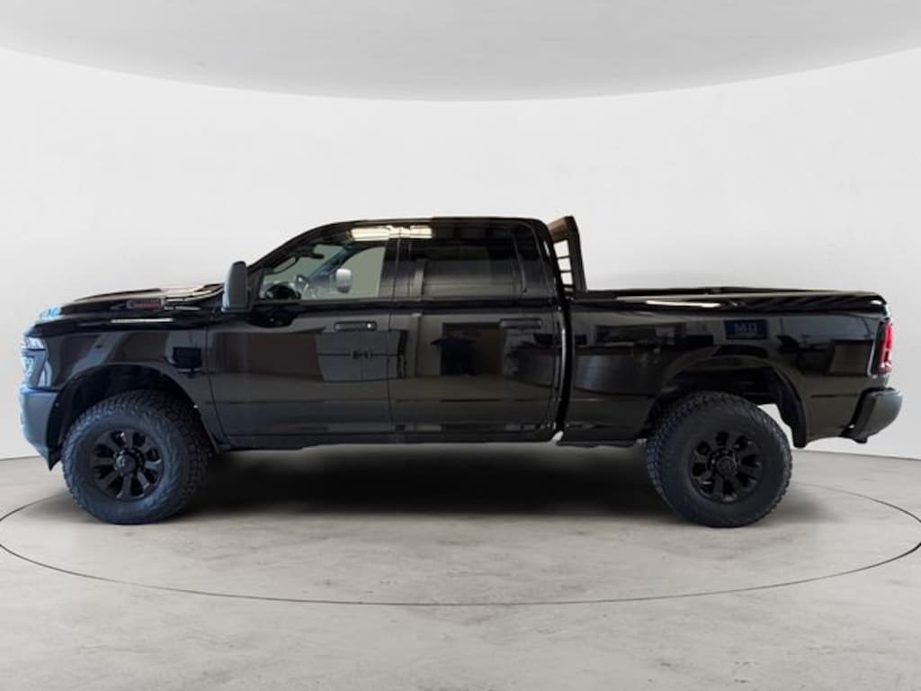 New 2026 Ram 2500 TRADESMAN CREW CAB 4X4 6'4 BOX Pickup