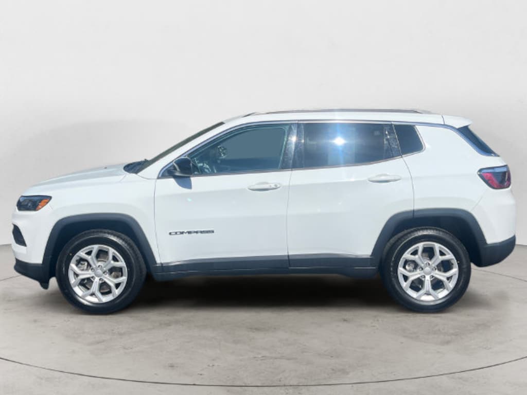 Used 2024 Jeep Compass Latitude SUV