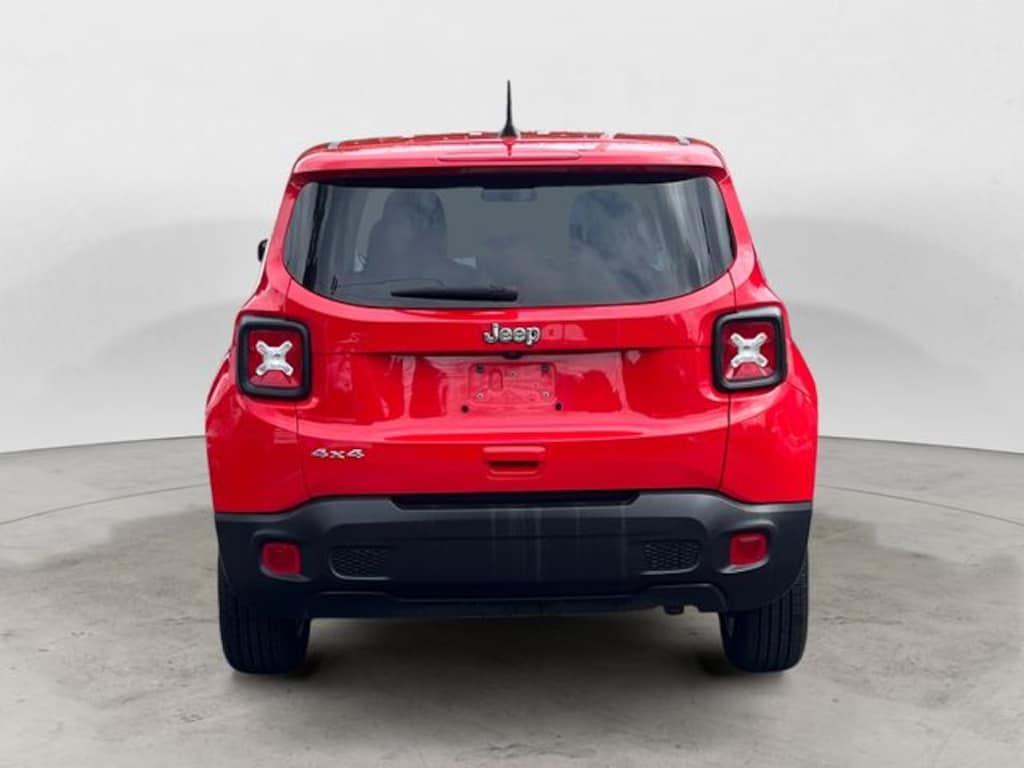 Used 2023 Jeep Renegade Latitude SUV