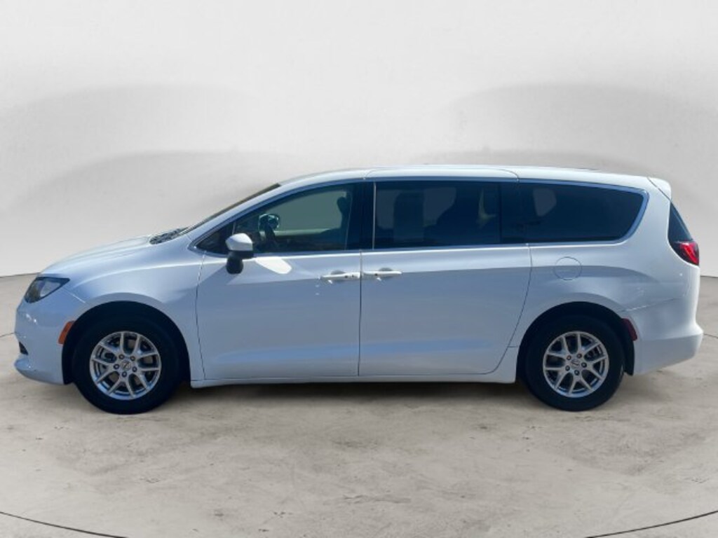 Used 2023 Chrysler Voyager LX Minivan/Van
