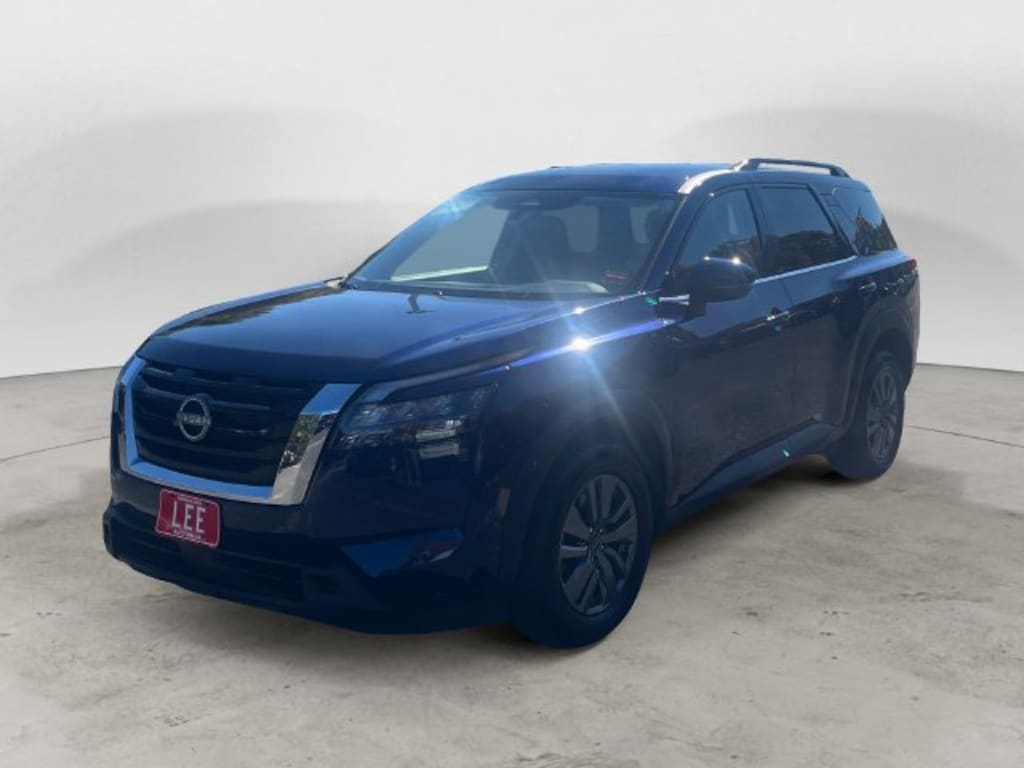 Used 2025 Nissan Pathfinder SV SUV