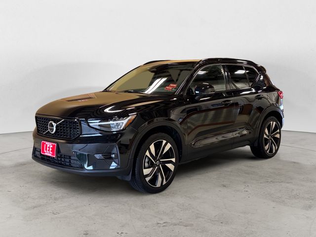 2023 Volvo XC40