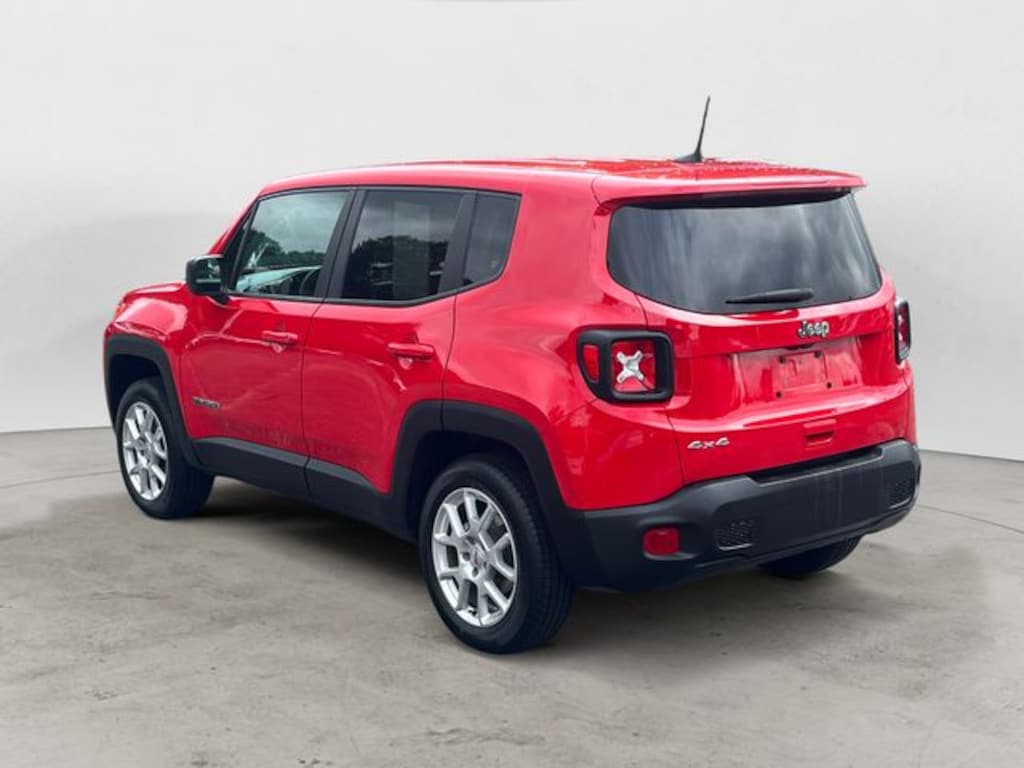 Used 2023 Jeep Renegade Latitude SUV