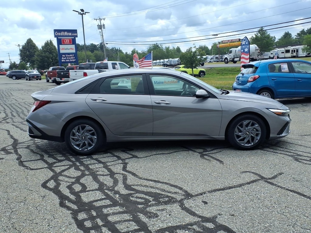 Used 2024 Hyundai Elantra SEL Sedan