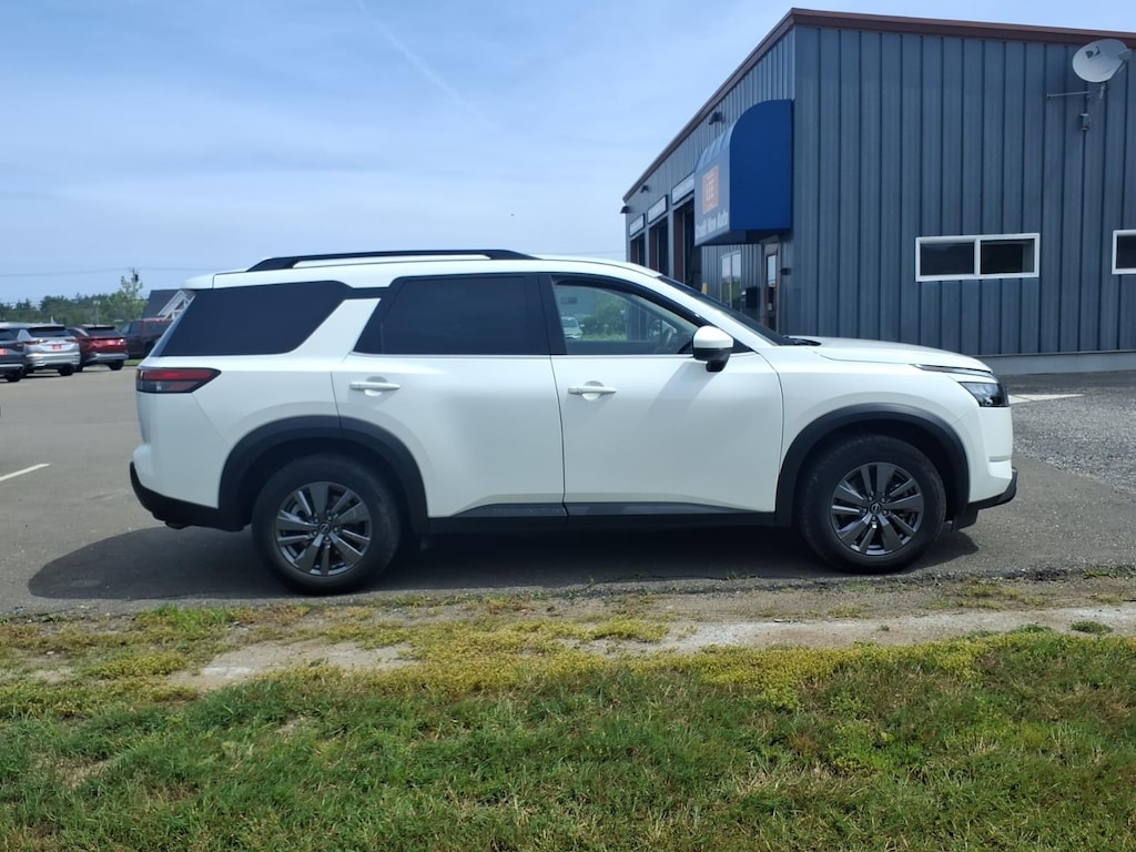 Used 2025 Nissan Pathfinder SV SUV