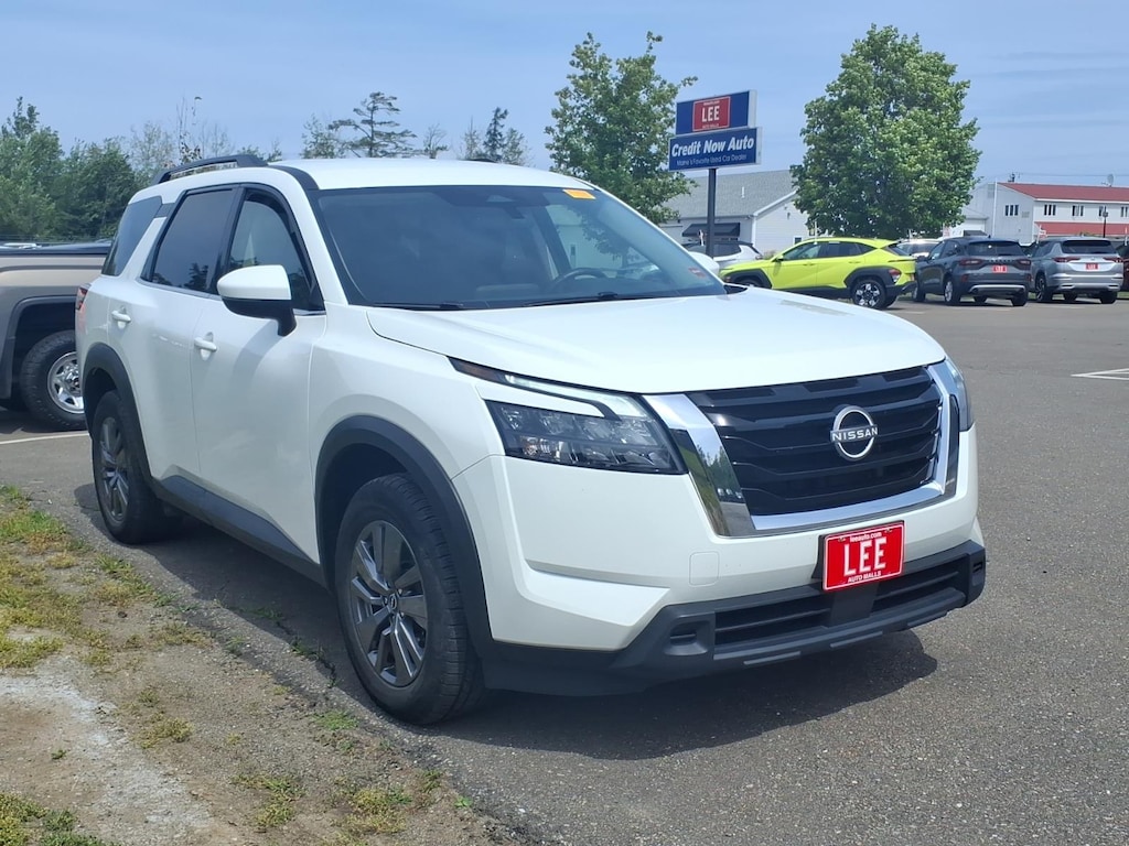 Used 2025 Nissan Pathfinder SV SUV