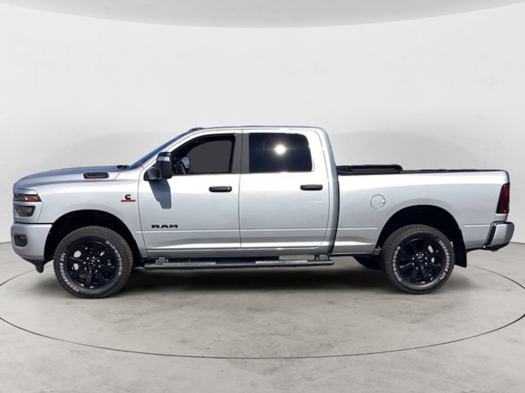 New 2026 Ram 3500 BIG HORN CREW CAB 4X4 6'4 BOX Pickup