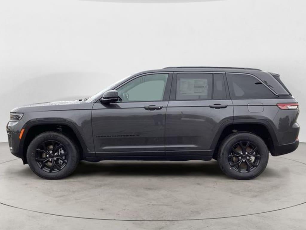 New 2026 Jeep Grand Cherokee LAREDO ALTITUDE 4X4 Sport Utility