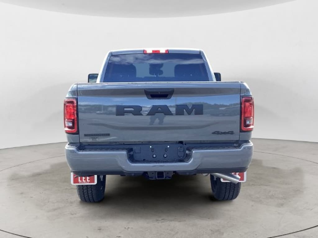 New 2026 Ram 2500 BIG HORN CREW CAB 4X4 6'4 BOX Pickup
