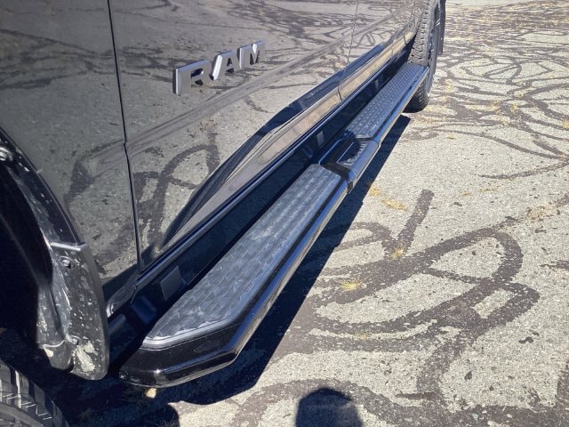 2026 RAM 3500 Laramie - Photo 16