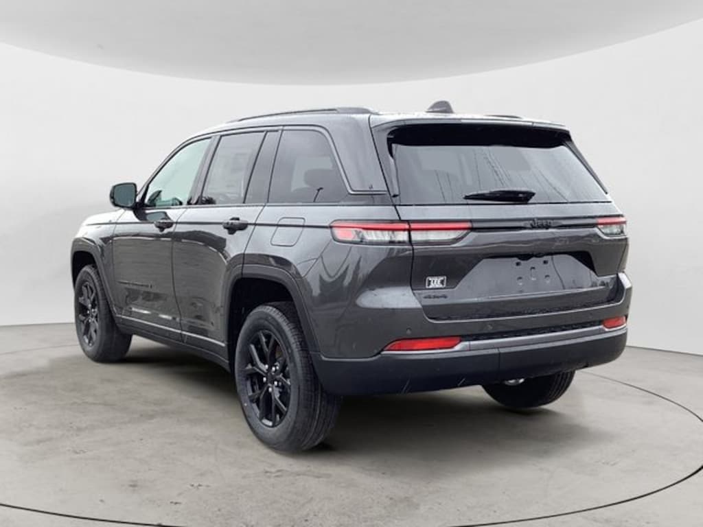 New 2026 Jeep Grand Cherokee LAREDO ALTITUDE 4X4 Sport Utility