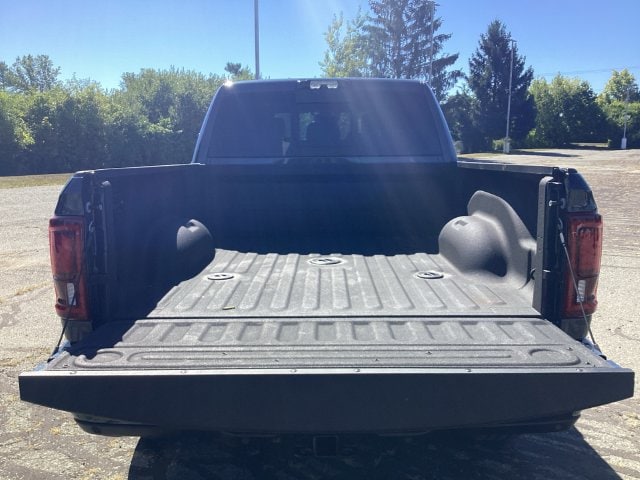 2026 RAM 3500 Laramie - Photo 17