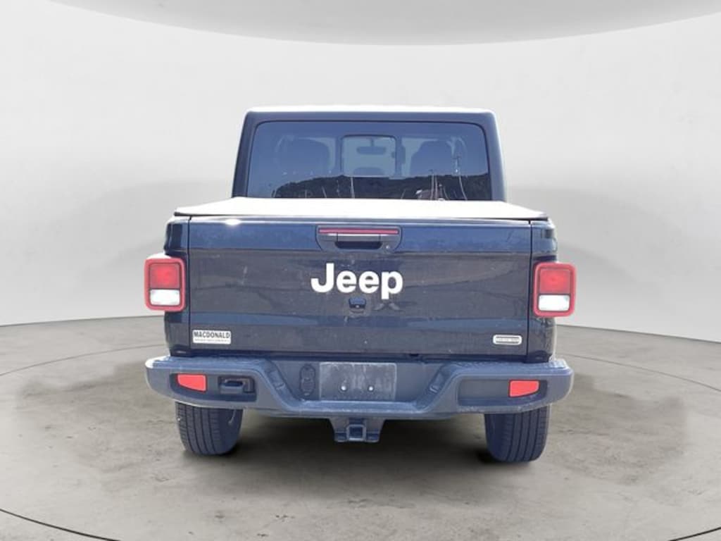 Certified 2023 Jeep Gladiator Overland Truck