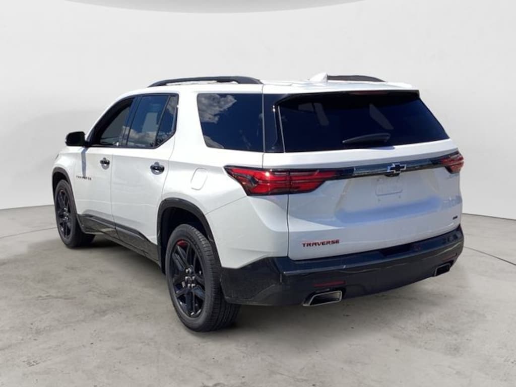 Used 2023 Chevrolet Traverse Premier SUV