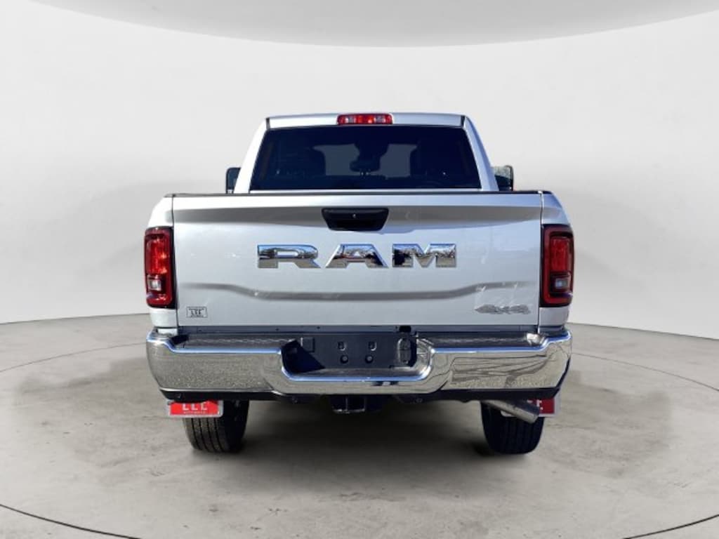 New 2026 Ram 2500 TRADESMAN CREW CAB 4X4 6'4 BOX Pickup