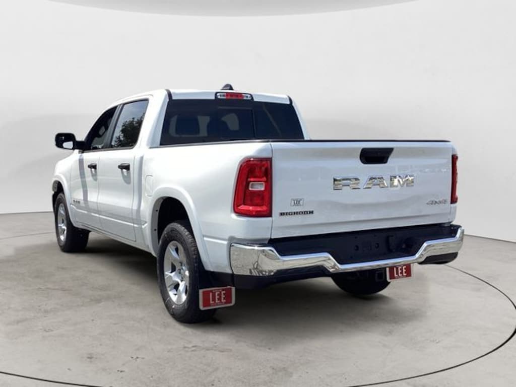 New 2026 Ram 1500 BIG HORN CREW CAB 4X4 5'7 BOX Pickup