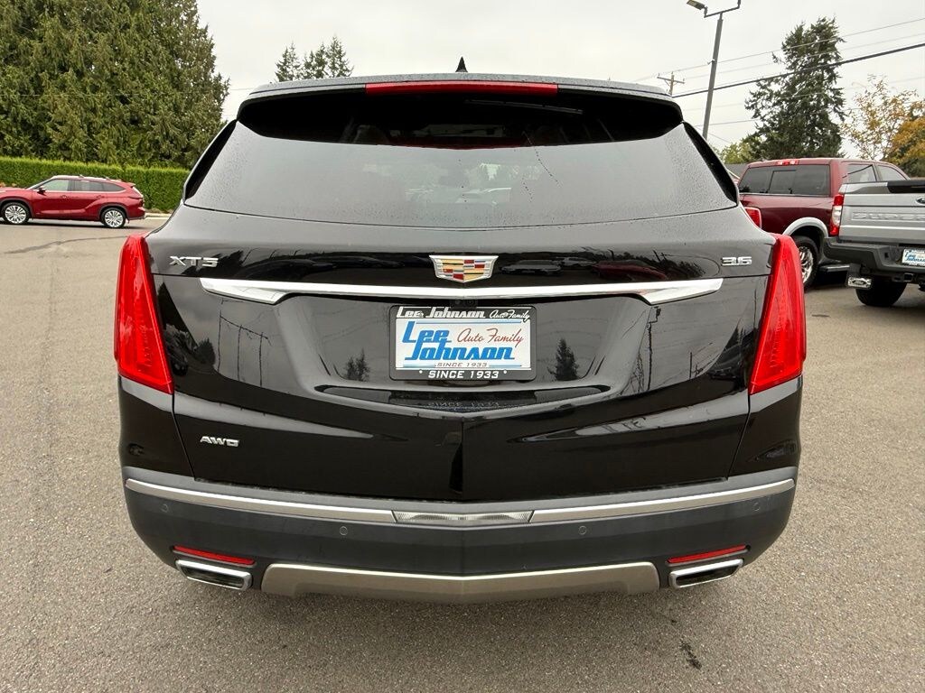 Used 2017 CADILLAC XT5 Platinum SUV