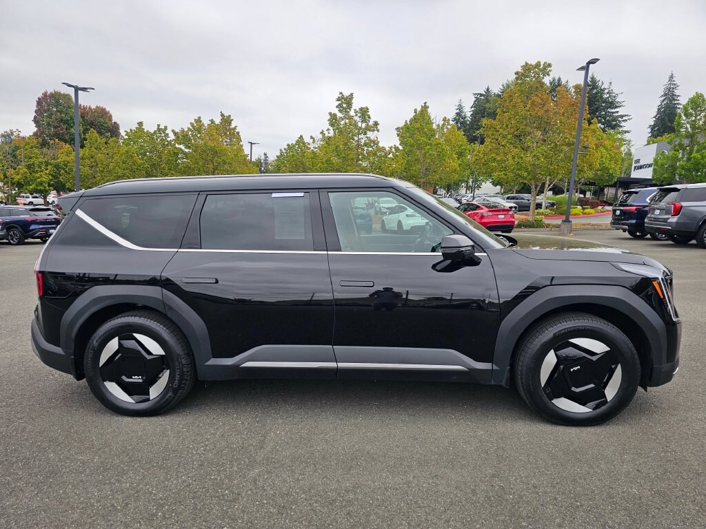 Used 2024 Kia EV9 Wind SUV