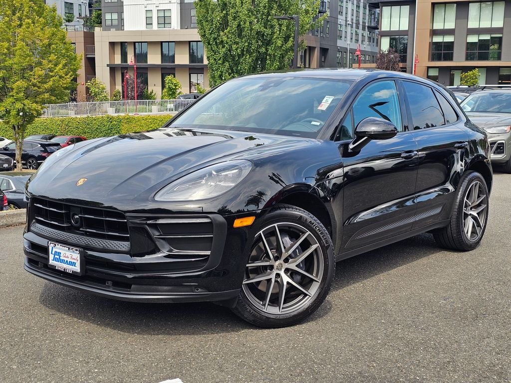 2025 Porsche Macan