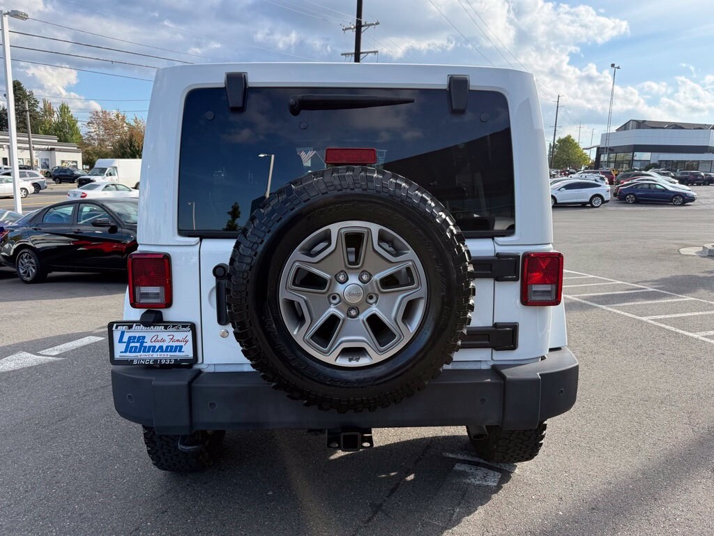 Used 2015 Jeep Wrangler Unlimited Rubicon SUV