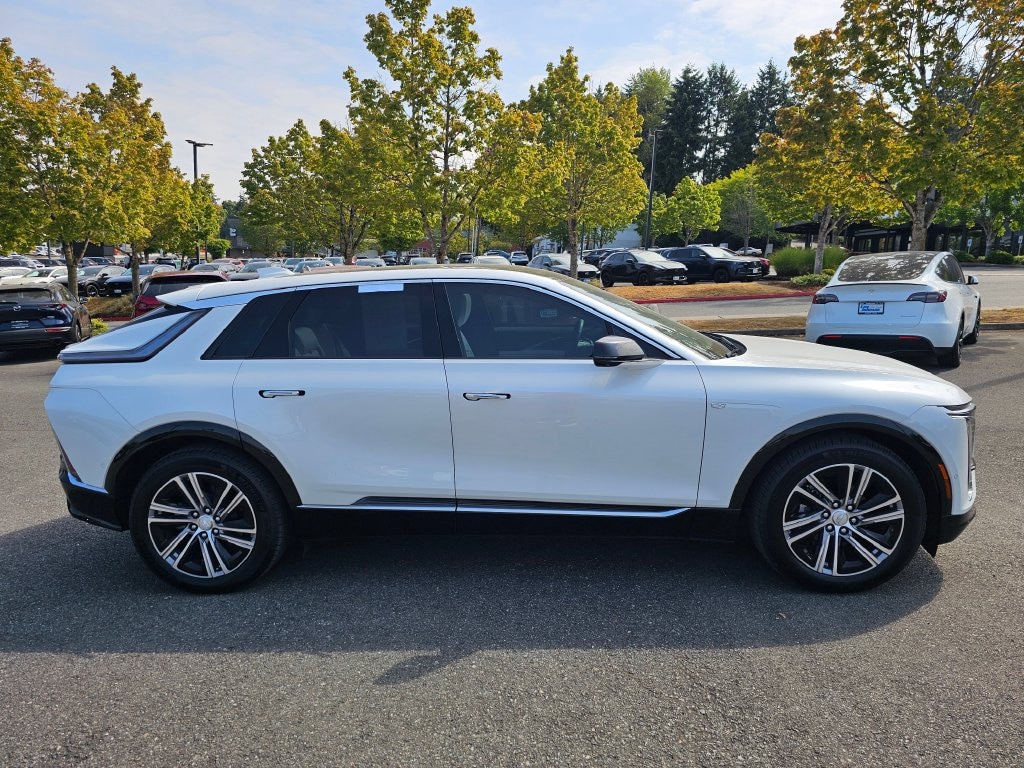 Used 2024 Cadillac Lyriq Luxury SUV