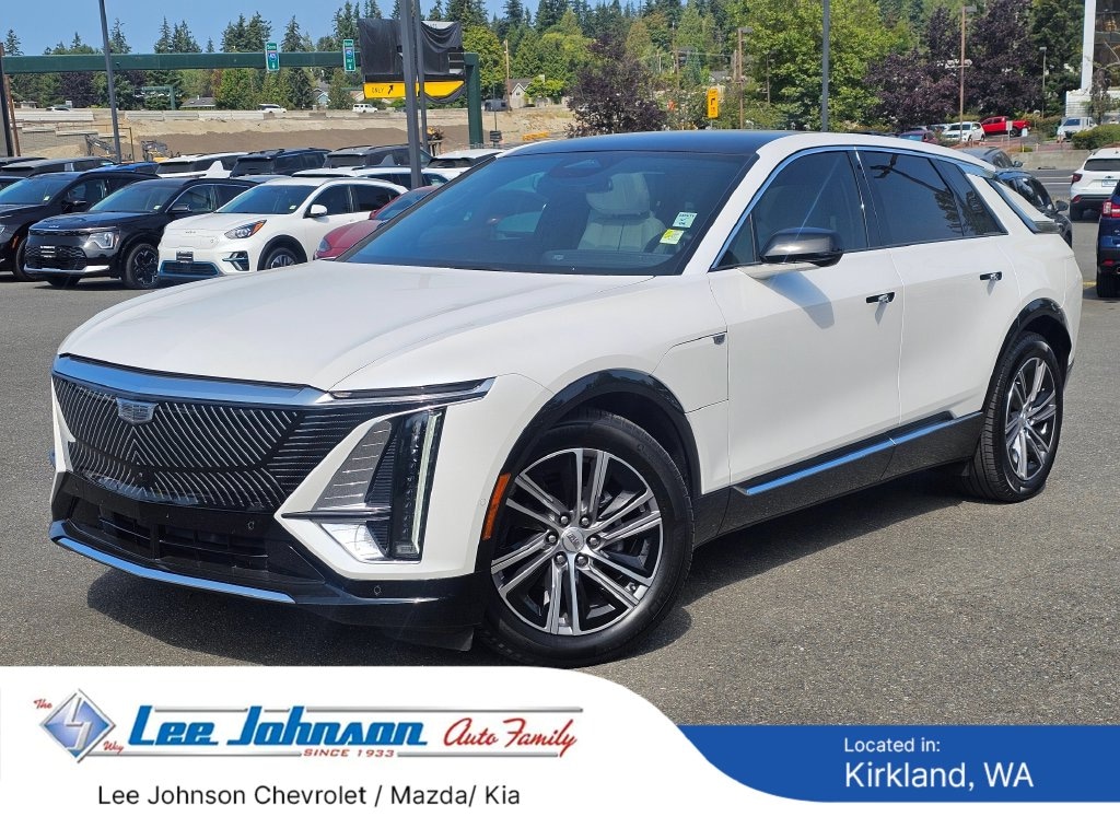 Used 2024 Cadillac Lyriq Luxury SUV