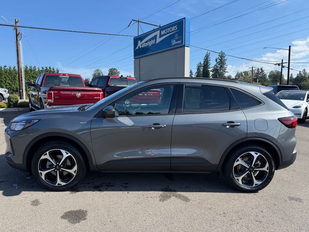 Used 2025 Ford Escape Hybrid ST-Line Select SUV