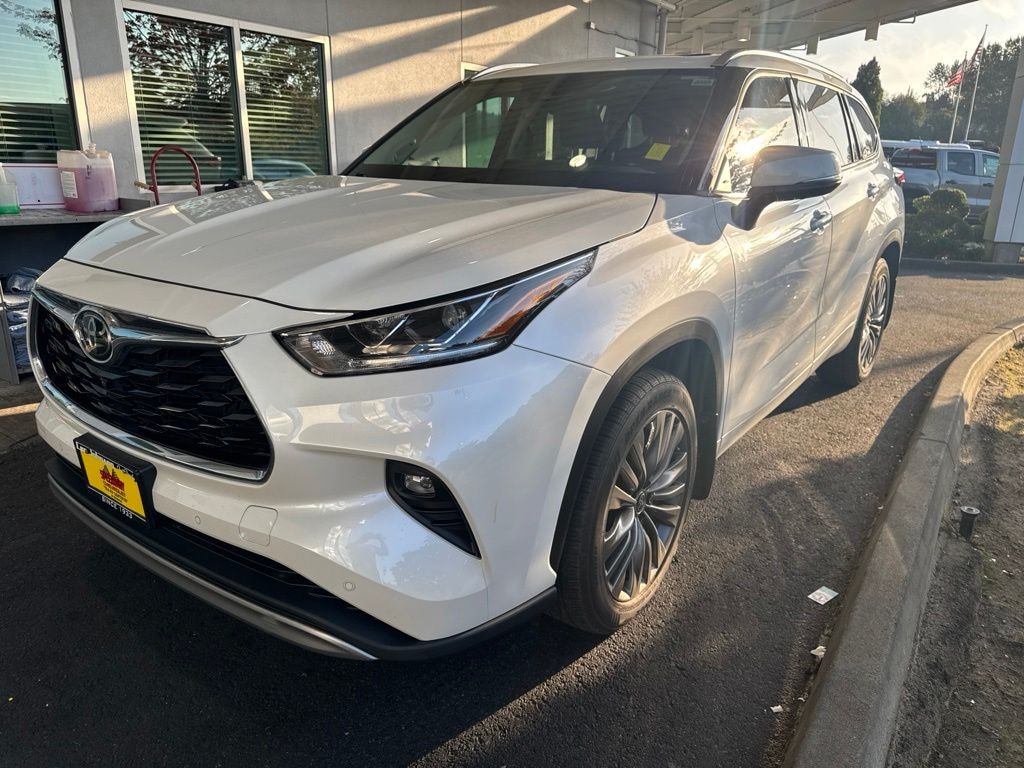 Used 2021 Toyota Highlander Platinum SUV
