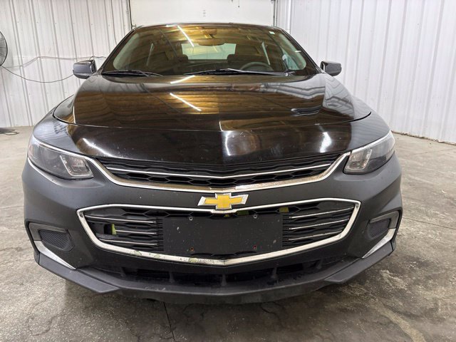 Used 2018 Chevrolet Malibu 1LT with VIN 1G1ZD5ST2JF239167 for sale in Van Wert, OH