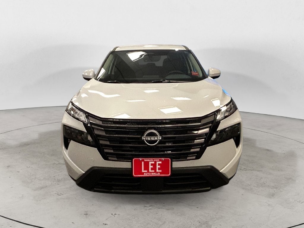 2026 Nissan Rogue SV - Photo 9