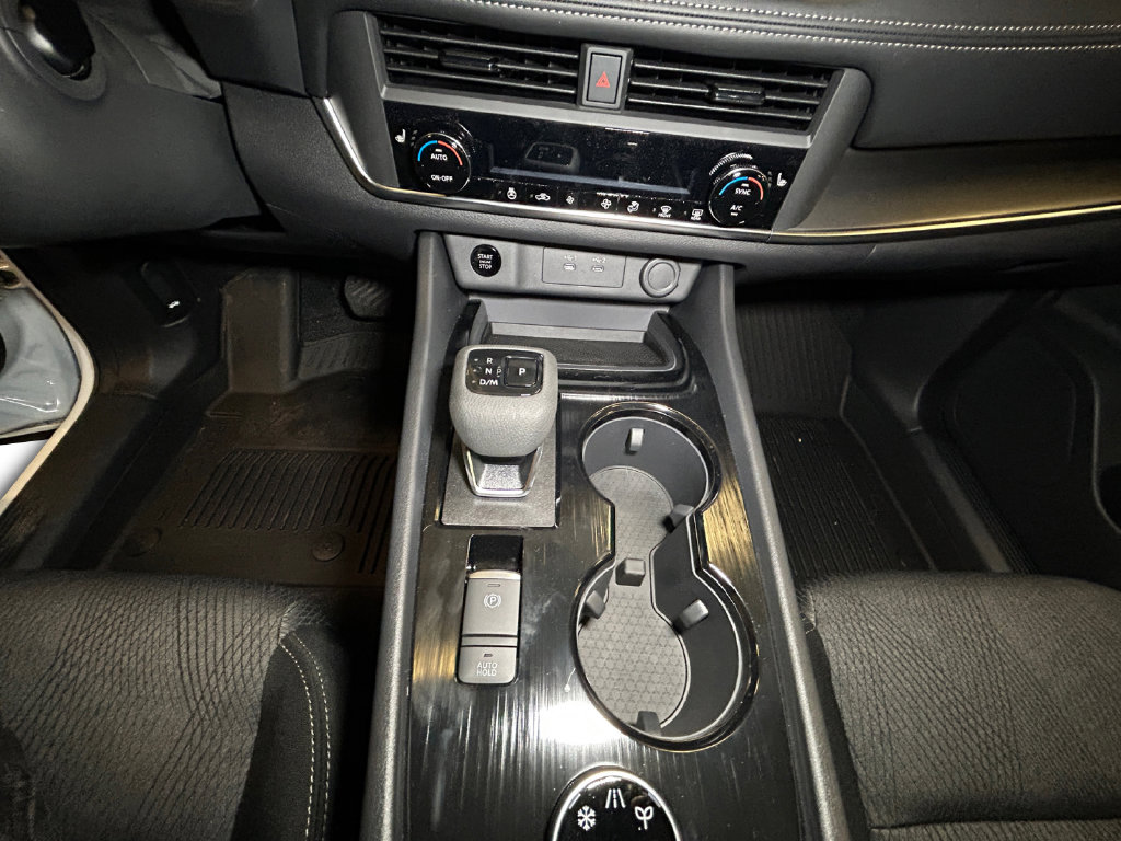 2026 Nissan Rogue SV - Photo 12